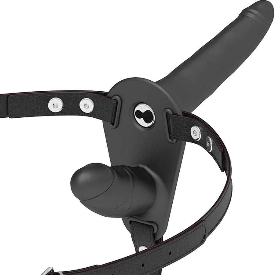 Arnês Vibratório Fetish Submissive (Preto) — arnês e dildo duplo em vista inclinada