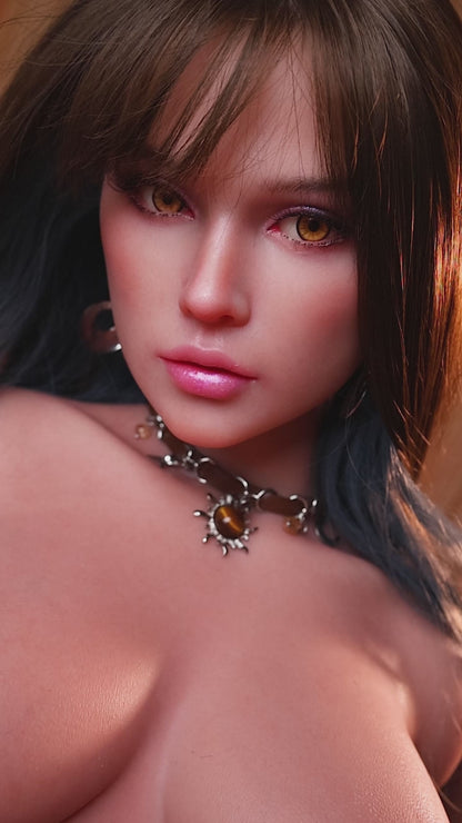 Martina 149 cm – Fantasia Dominante em Silicone Realista