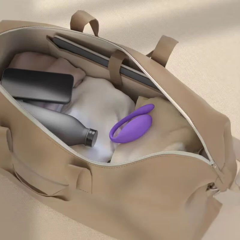Ovo Vibratório We-Vibe Jive Lite — produto guardado numa mala
